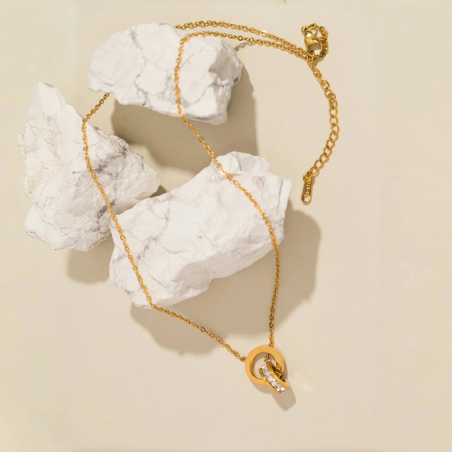Unity Rings – Interlocking Pendant Necklace